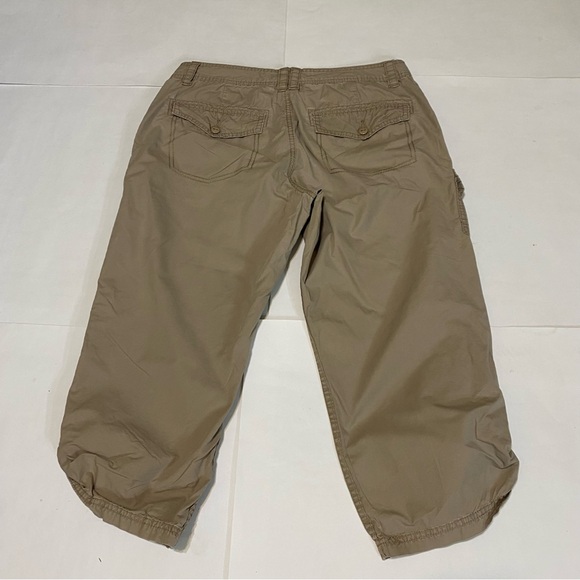 Calvin Klein Tan Cargo Capris - Picture 11 of 12